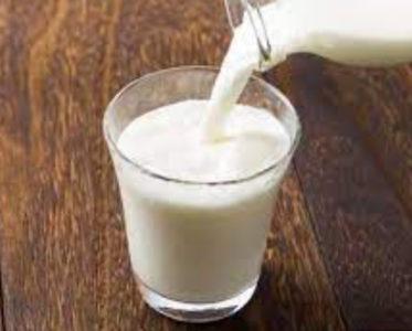 Whole milk: high calorie foods for weight gain